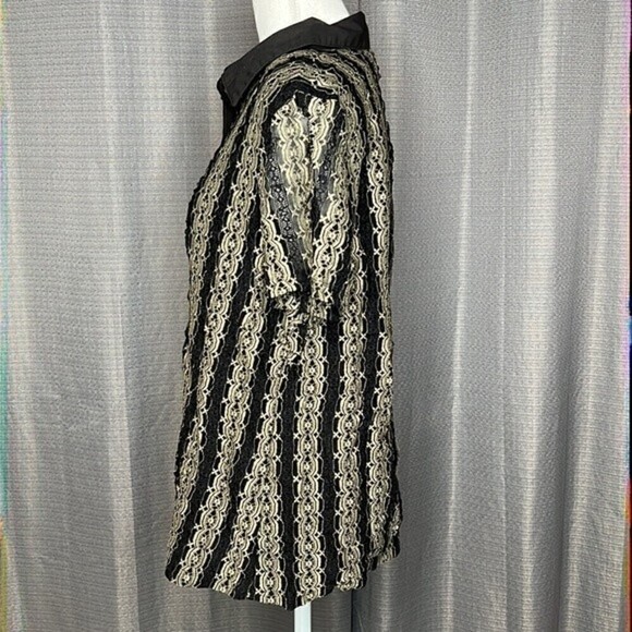 STYLE & CO WOMAN SIZE 1X BLACK AND GOLD BUTTON FRONT BLOUSE - Picture 5 of 8